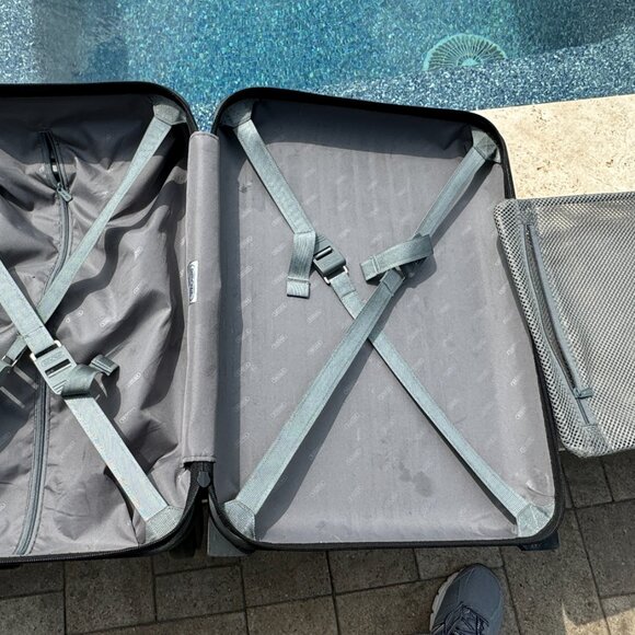 Rimowa carry on - Picture 2 of 8